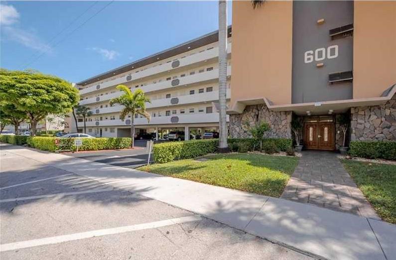 Fairways Riviera North Condos for Sale